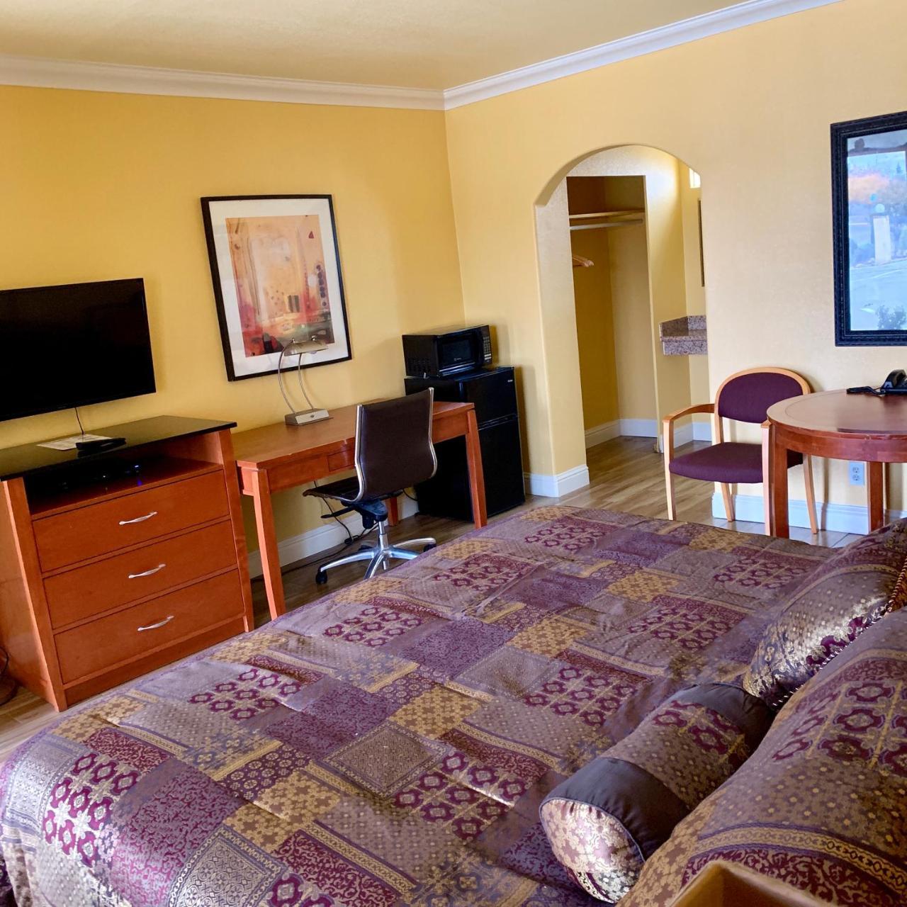 Town & Country Motel Livingston ภายนอก รูปภาพ